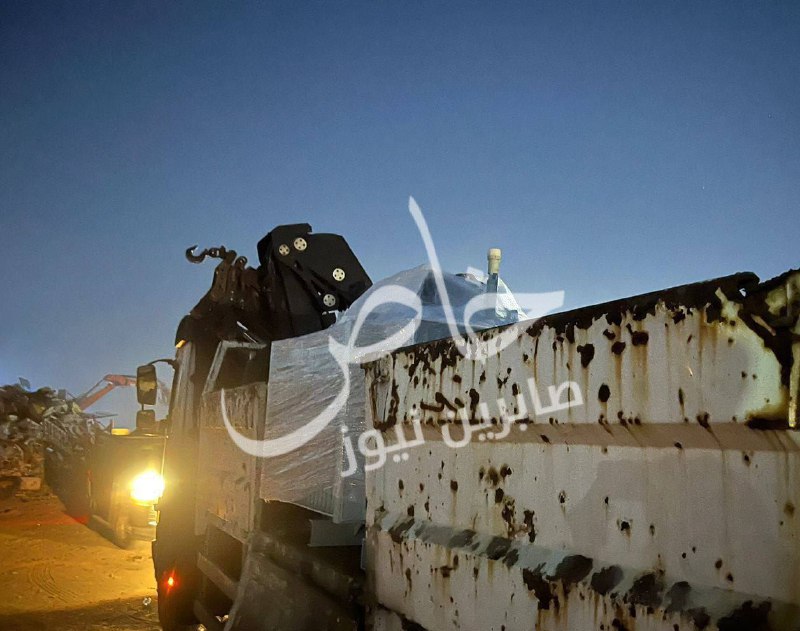 The National Security Service seizes electrical transformers stolen from the Ministry of Electricity in the Kasra and Atash area in the capital, Baghdad.