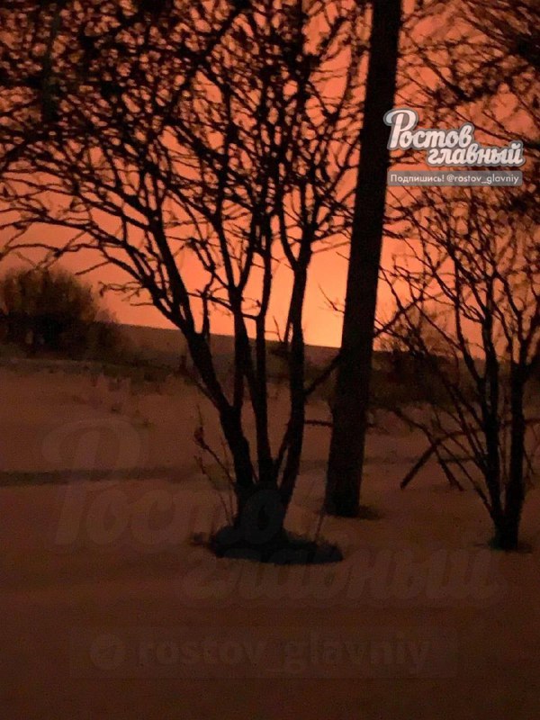 گزارش ها حاکی از آن است که انبار نفت در شهر چورتکوو در منطقه روستوف پس از حمله هواپیماهای بدون سرنشین آتش گرفته است