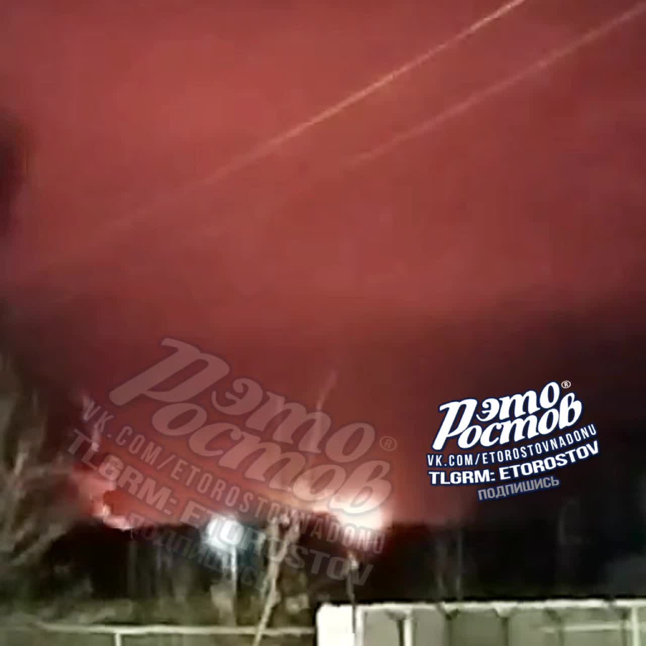 آتش سوزی در پالایشگاه نفت در نووشاختینسک منطقه روستوف در نتیجه حمله پهپاد گزارش شده است