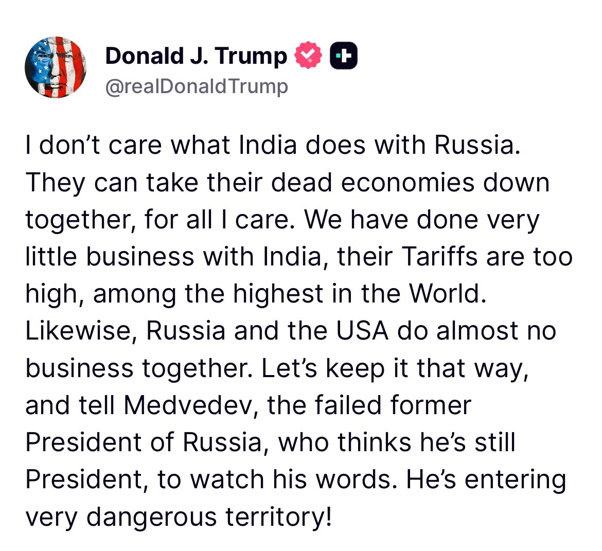 Het kan me niet schelen wat India met Rusland doet. Ze kunnen hun dode economieën samen onderuit halen, wat mij betreft, verklaart de Amerikaanse president Donald Trump.