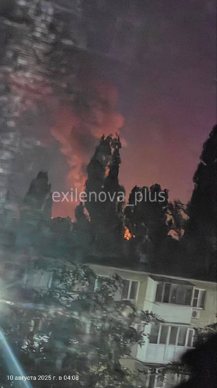I droni hanno attaccato la raffineria di petrolio a Saratov