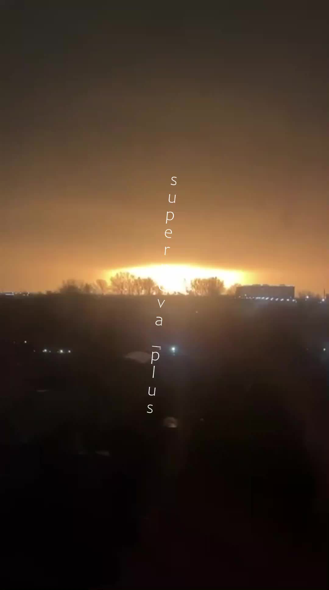 بندر تمریوک پس از اعتصابات شبانه همچنان در آتش می‌سوزد