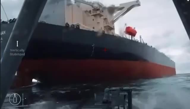 Marinedrones van het type Sea Baby, ingezet door de Oekraïense veiligheidsdienst, hebben de Russische tanker Dashan, onderdeel van de schaduwvloot, in de Zwarte Zee aangevallen.