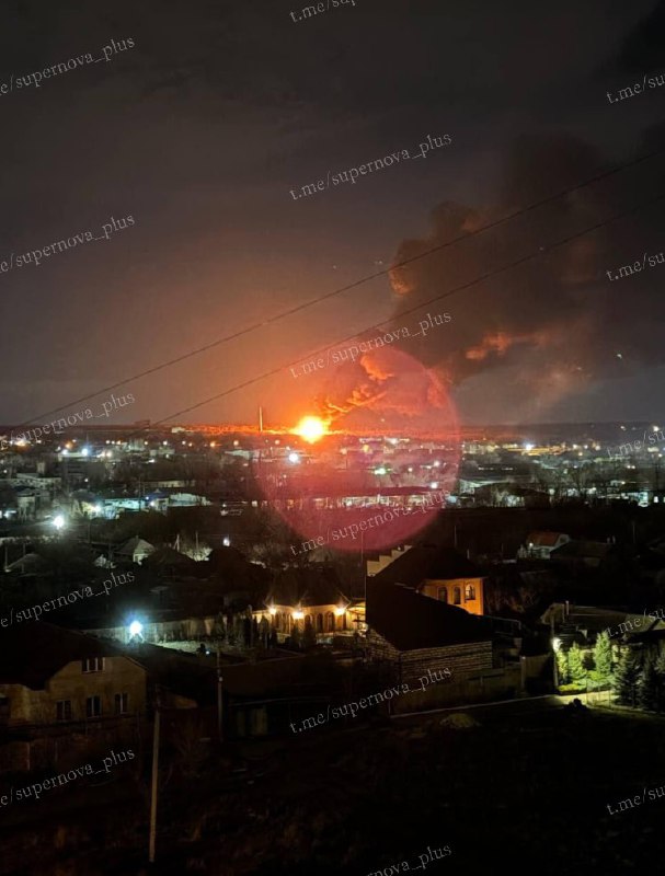 Fire at the oil depot in Luhansk after explosions