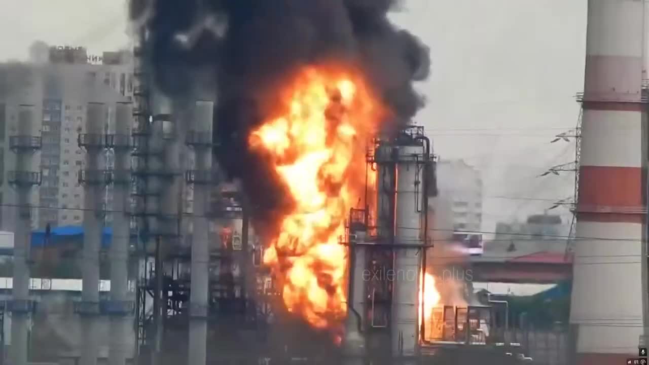 Incendie dans une raffinerie de pétrole de la région de Moscou