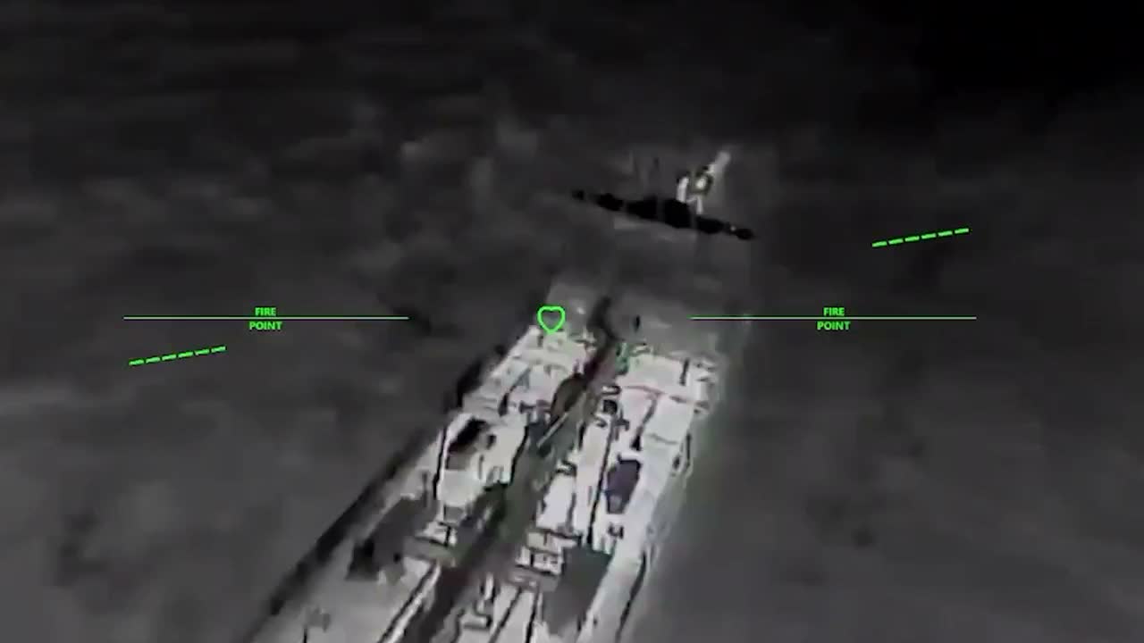 Las fuerzas de defensa ucranianas han atacado dos buques cisterna con gasolina en el mar de Azov.