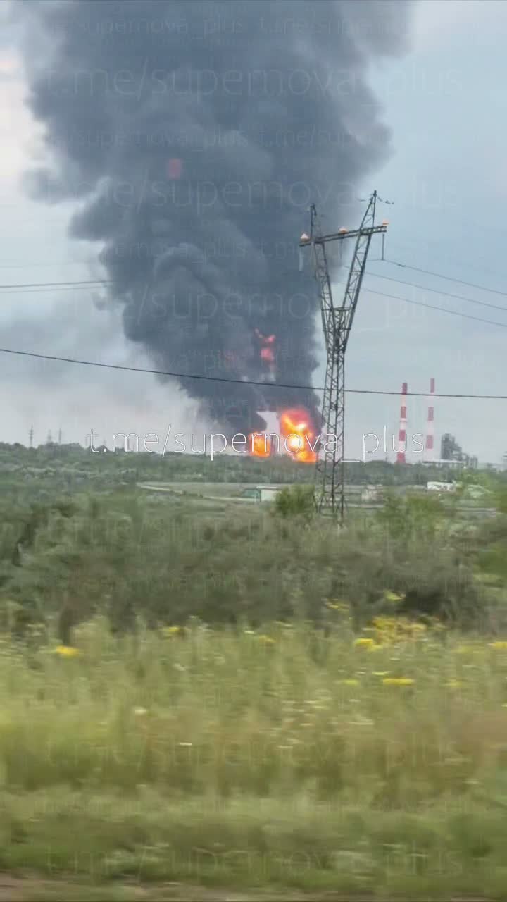 שריפות בבית הזיקוק לנפט בסיזרן כתוצאה מתקיפת רחפנים