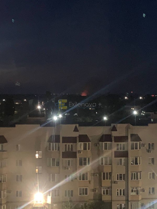 Drohnenangriff in Engels (Region Saratow) gemeldet. Nach Explosionen teilweiser Stromausfall in einigen Stadtteilen.