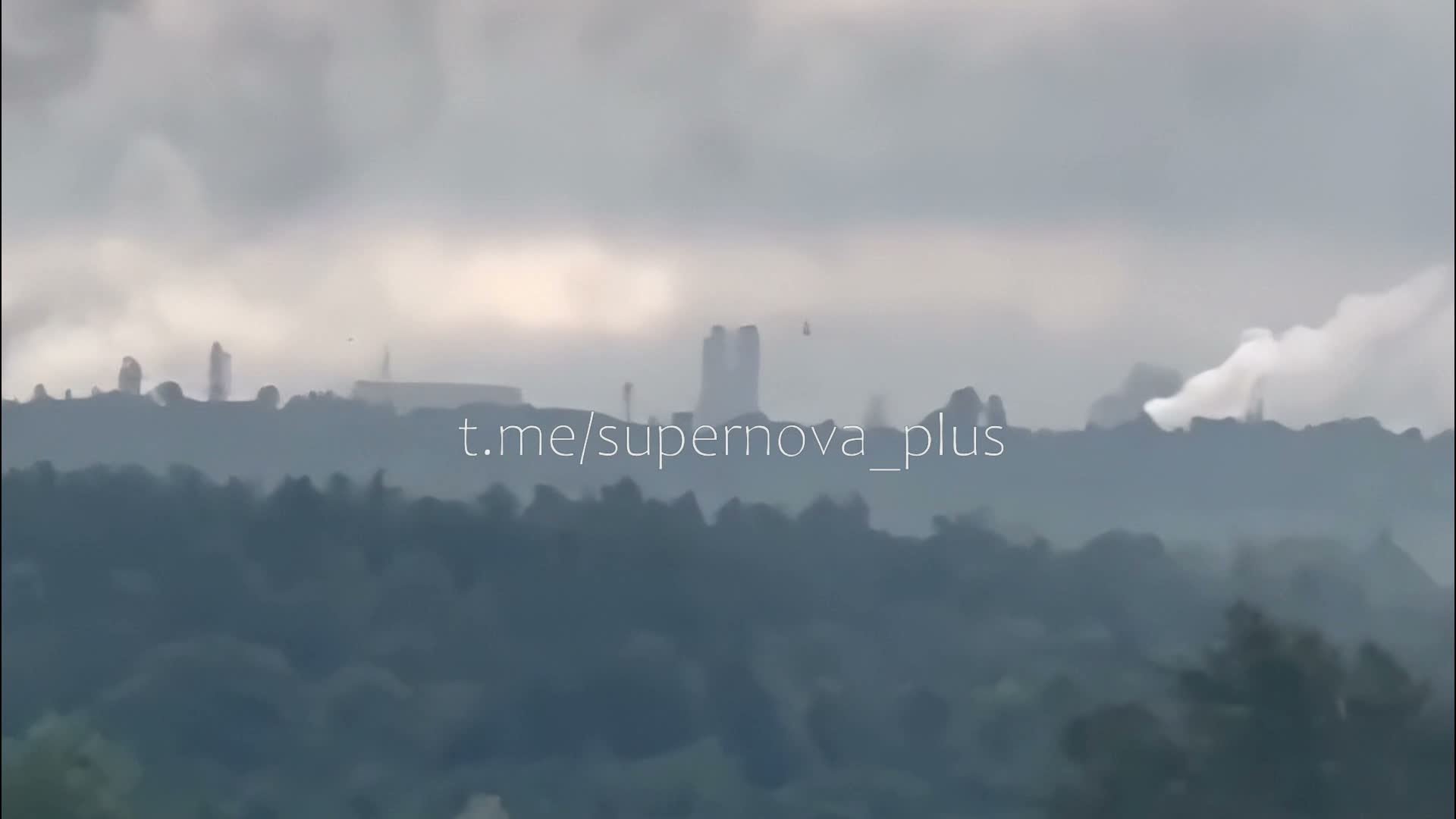 Nizhnekamsk'taki petrol rafinerisine insansız hava araçlarıyla saldırı düzenlendi.